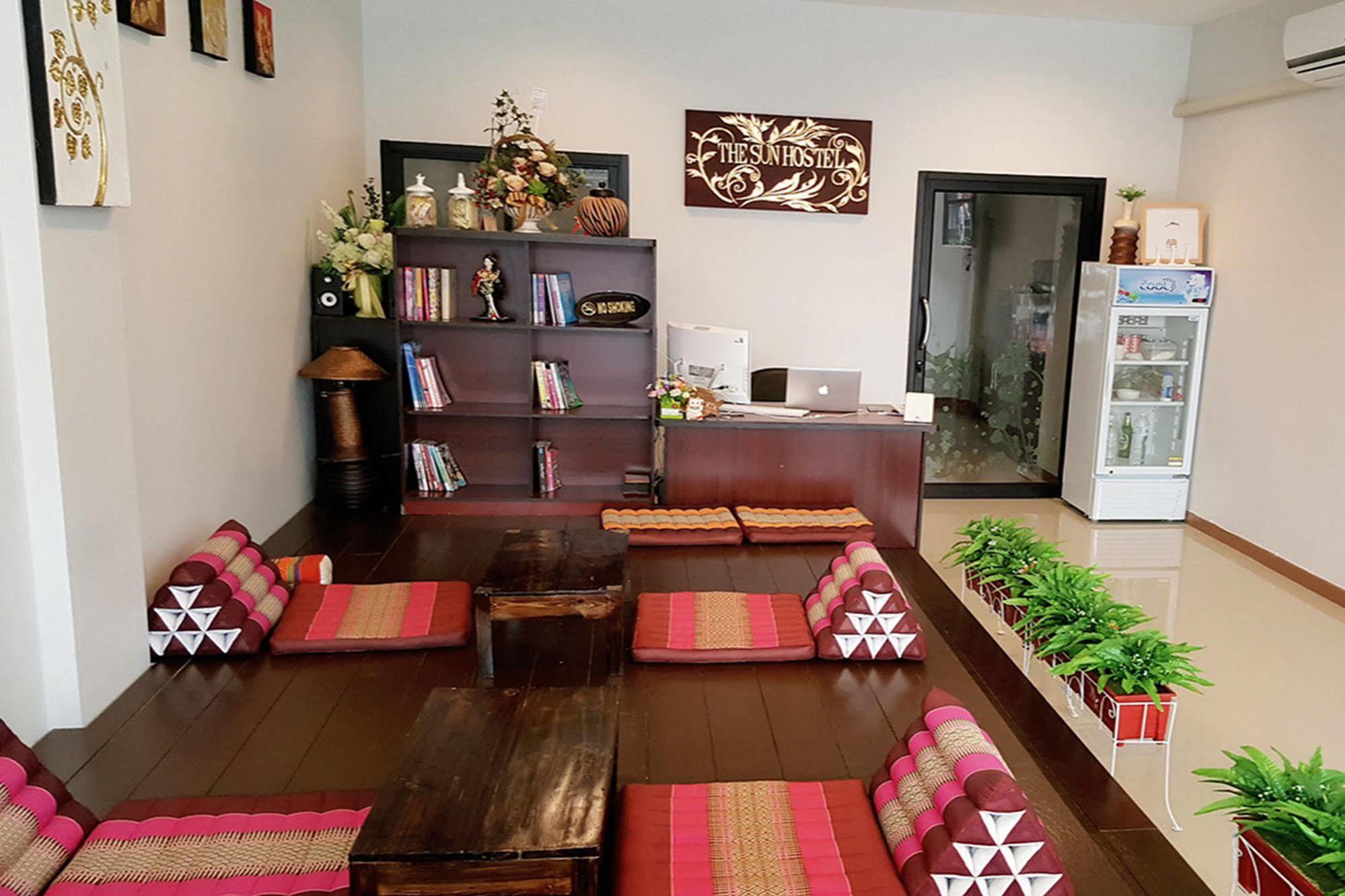 The Sun Hostel Чиангмай Екстериор снимка