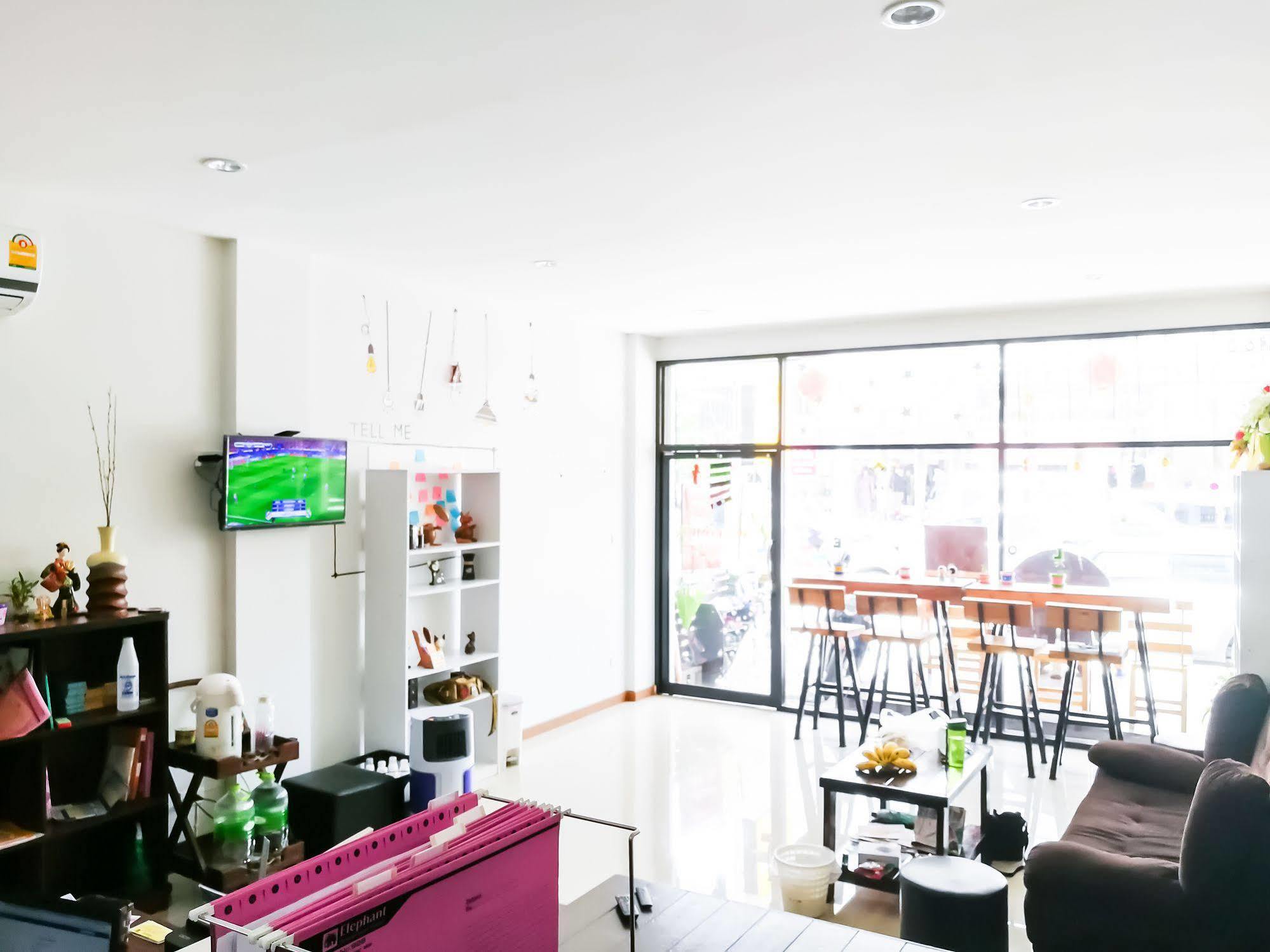 The Sun Hostel Чиангмай Екстериор снимка